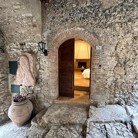 Relais Borgo Lizori *